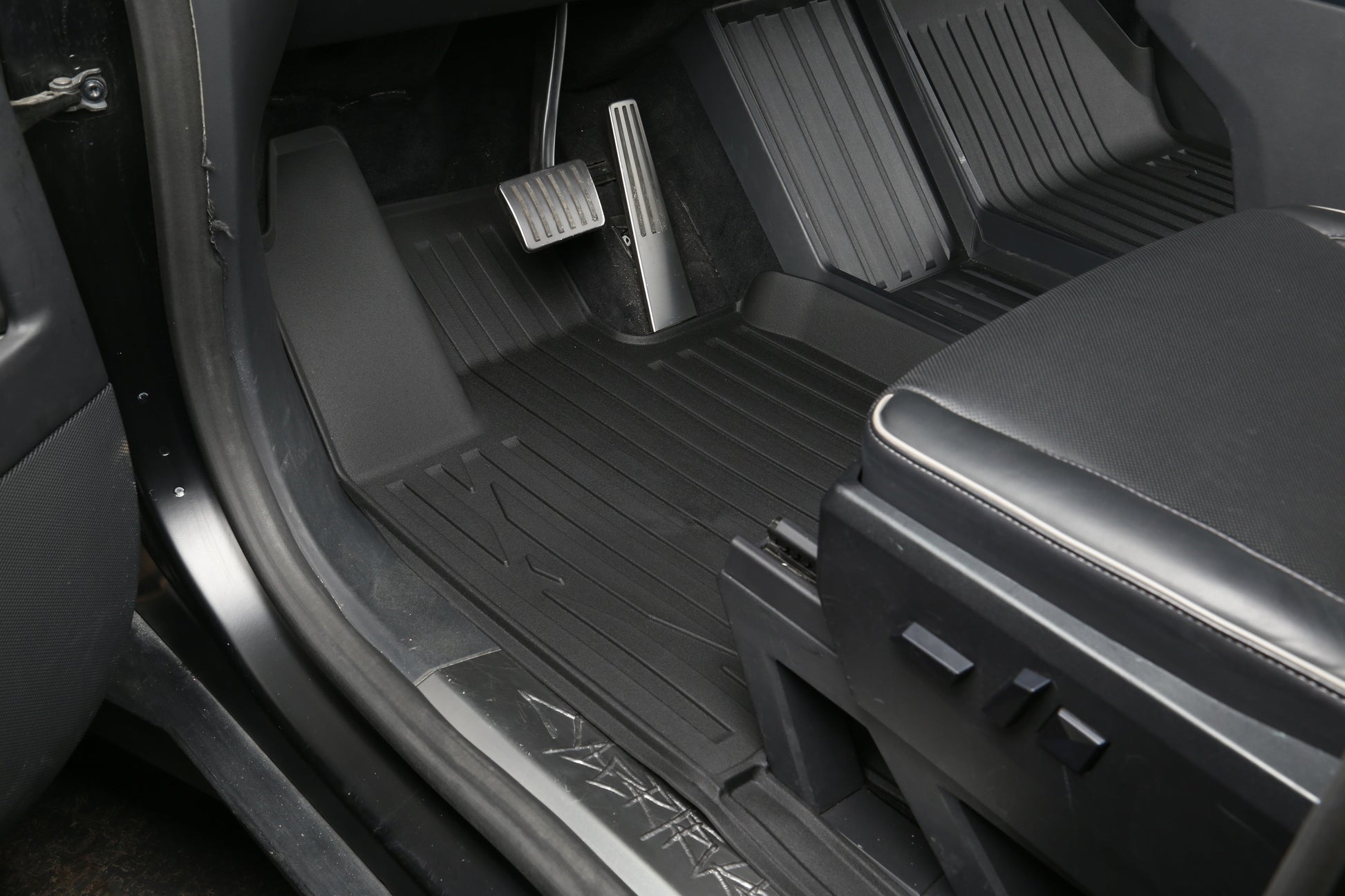 Tesla Cybertruck floor mats installed