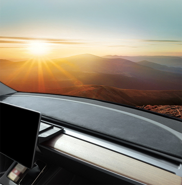 Premium Anti-Glare Dash Mat for Tesla Model Y/3: Sun Protection and Dashboard Preservation Accessory